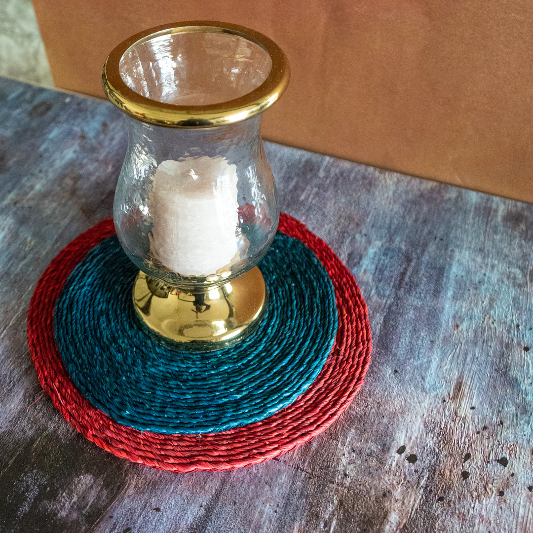 Sabai/River Grass Natural Round Placemats (set of 2,blue and red)